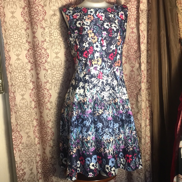 Roz & Ali - Picture 1 of 5